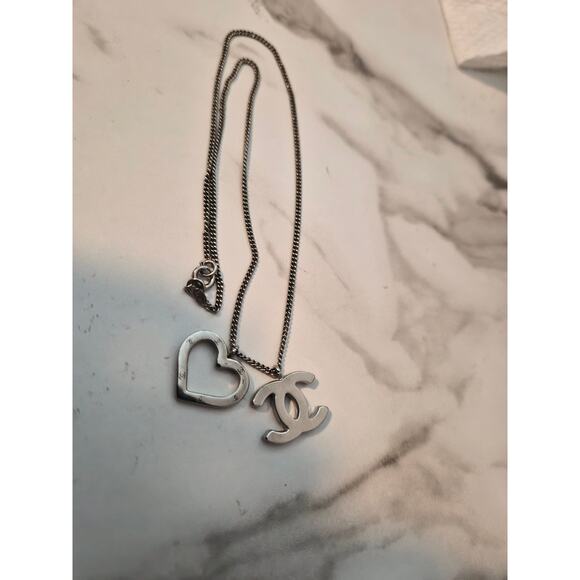 Chanel Silver Heart & CC Necklace - Picture 5 of 5